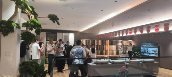 精英汇聚 万象天冠高端板材・定制体验店（东岸旗舰店）盛装开业